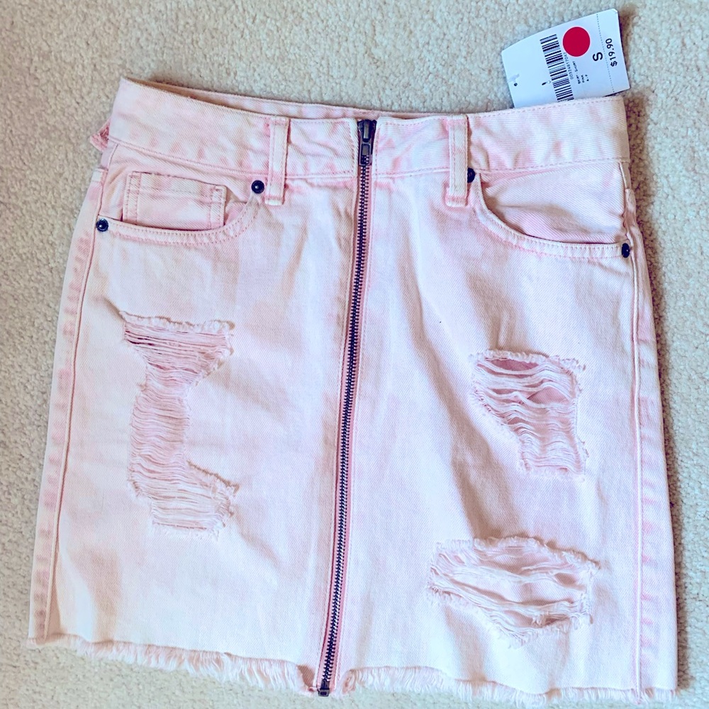 Baby pink mini skirt. Forever 21. Tags on.
